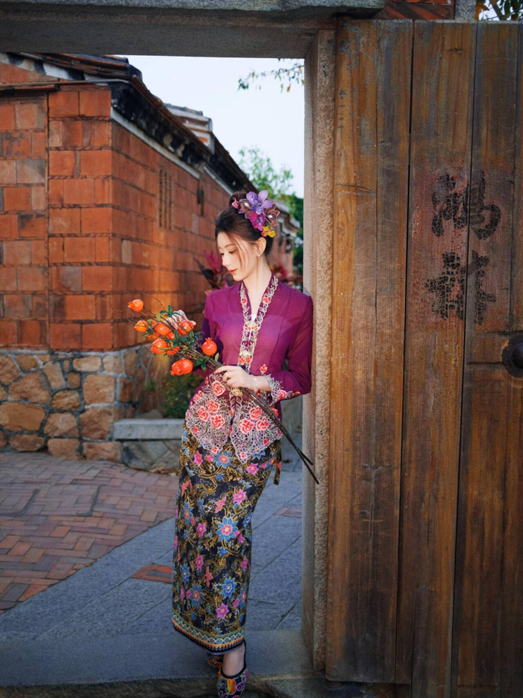 Ethnic Fashion Trend - New Ethnic Style Women's Clothing Set