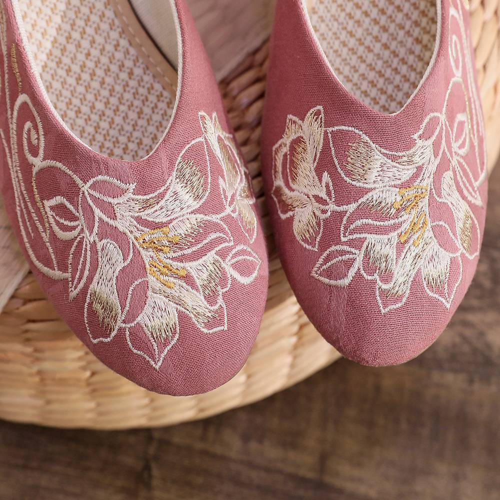 2026 Women's Wine Red & Beige  - đánh giá và giá Ethnic Fabric