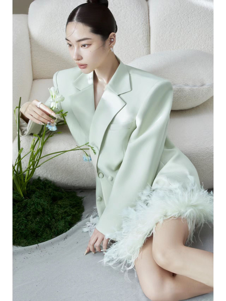 Green Ostrich Feather Suit 202 - đánh giá và giá Ethnic Fashion Images